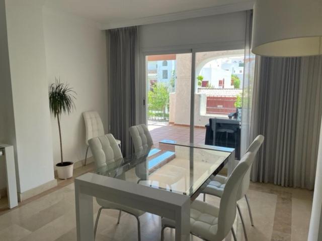 Beachside 3 Bedroom In La Gavia, San Pedro De Alcantara *