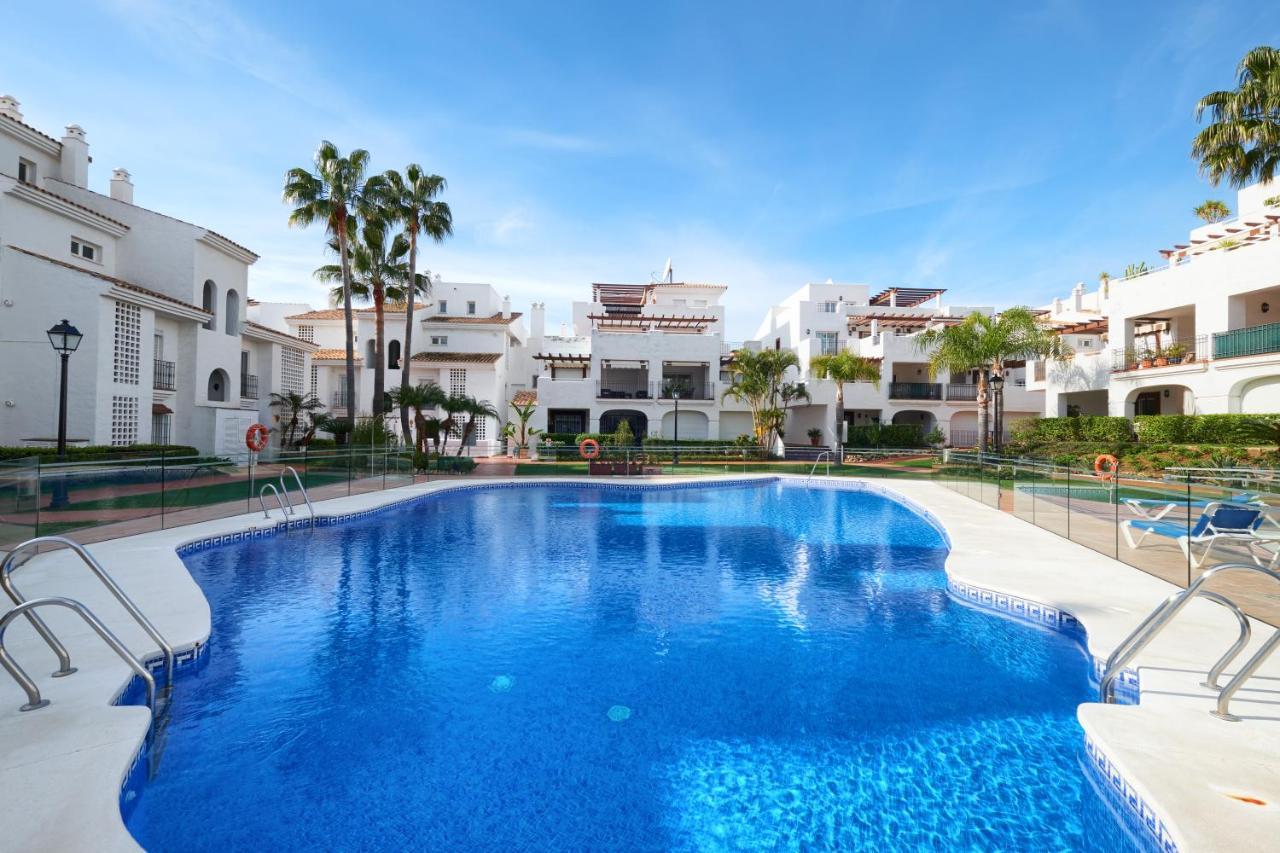 Apartment Beachside 3 Bedroom In La Gavia, San Pedro De Alcantara *