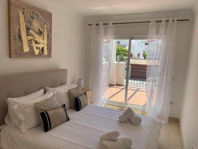 Apartment Beachside 3 Bedroom In La Gavia, San Pedro De Alcantara Marbella
